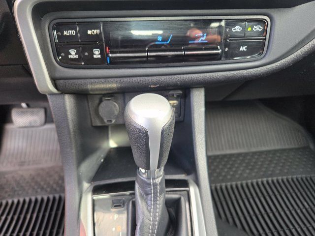 Certified 2018 Toyota Corolla LE FWD image 17