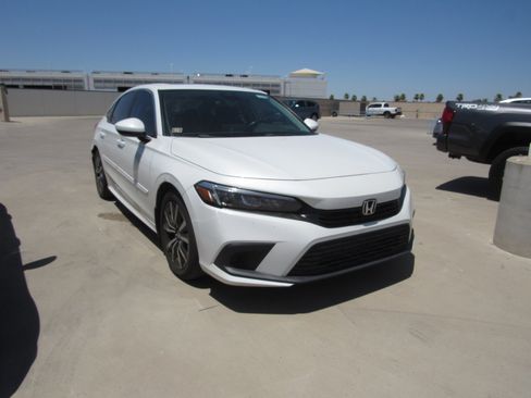 Used 2023 Honda Civic EX image 2