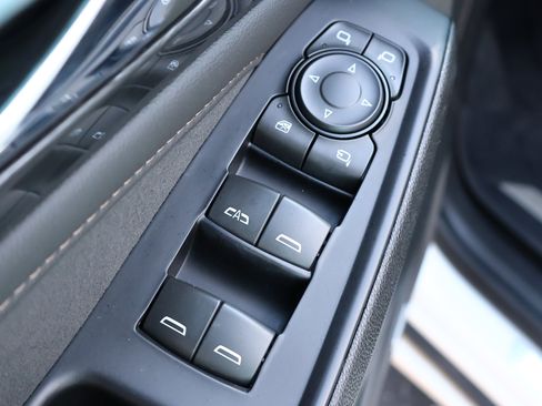 Used 2023 Chevrolet Traverse High Country AWD/4WD image 8