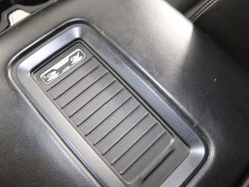 Used 2016 GMC Sierra 2500 Denali w/ Suspension Package, Off-Road AWD/4WD image 30