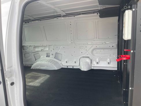 Used 2013 Ford E-150 and Econoline 150 image 13