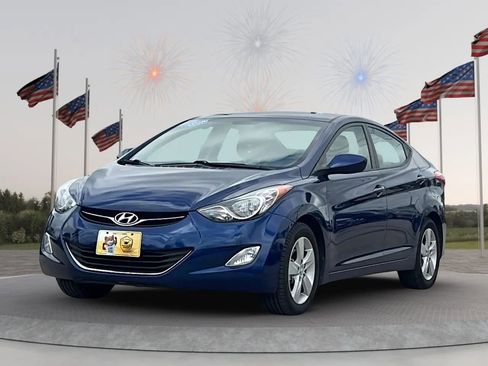 Used 2013 Hyundai Elantra GLS w/ Preferred Pkg FWD image 3
