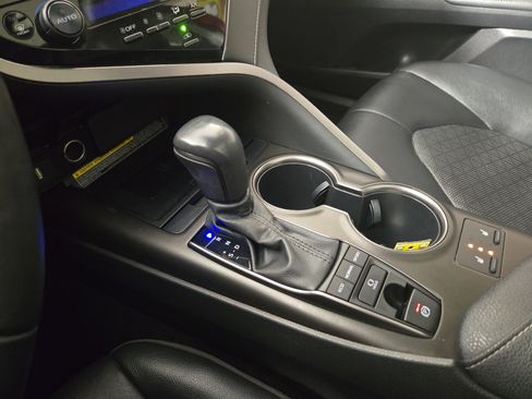 Used 2021 Toyota Camry XSE image 24