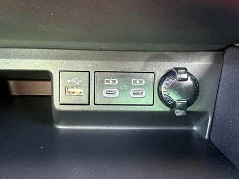 Used 2023 Toyota Highlander XSE image 41