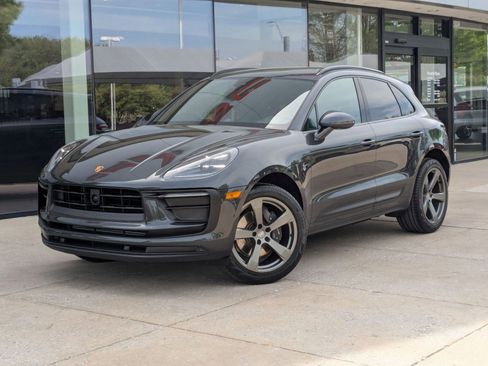 Certified 2026 Porsche Macan AWD/4WD image 1