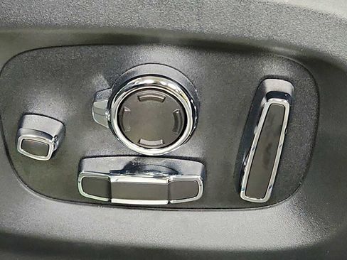 Used 2019 Jaguar XJ AWD image 30