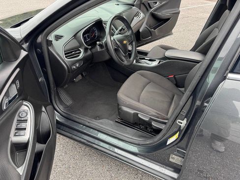 Used 2018 Chevrolet Malibu LS image 12