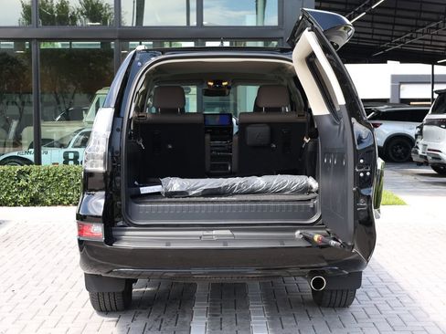 Used 2023 Lexus GX 460 Premium AWD/4WD image 7
