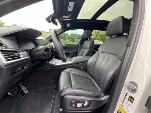 Used 2022 BMW X7 xDrive40i w/ M Sport Package image 10