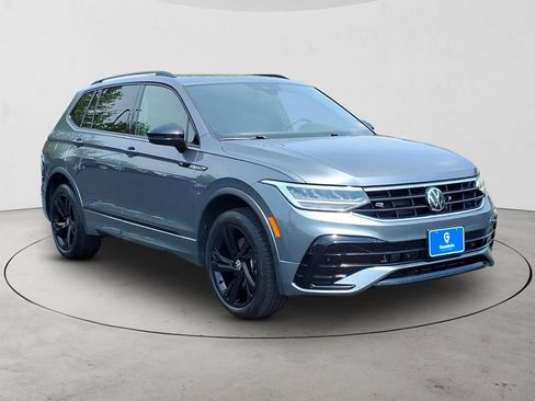 Used 2024 Volkswagen Tiguan SE R-Line AWD/4WD image 3