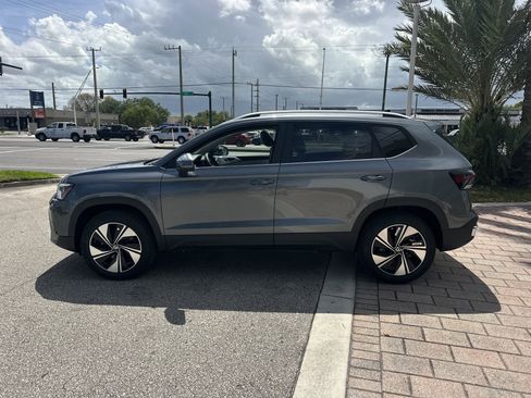 New 2026 Volkswagen Taos SE AWD/4WD image 10