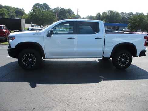 New 2026 Chevrolet Silverado 1500 ZR2 image 8