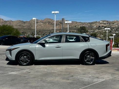 Used 2025 Kia K4 LXS image 5