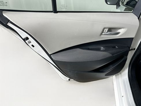 Used 2020 Toyota Corolla LE FWD image 25