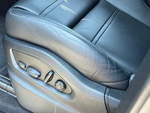 Certified 2024 Porsche Cayenne Coupe AWD/4WD image 39
