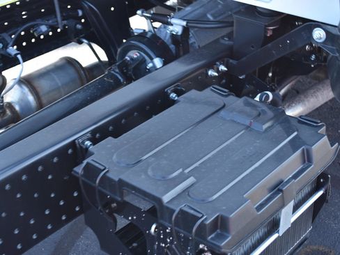 New 2024 Chevrolet Low Cab Forward image 8