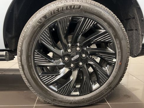 New 2025 Lincoln Navigator Reserve w/ Jet Appearance Package image 7