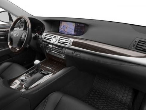Used 2017 Lexus LS 460 image 19