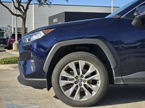 Used 2021 Toyota RAV4 XLE Premium AWD/4WD image 10