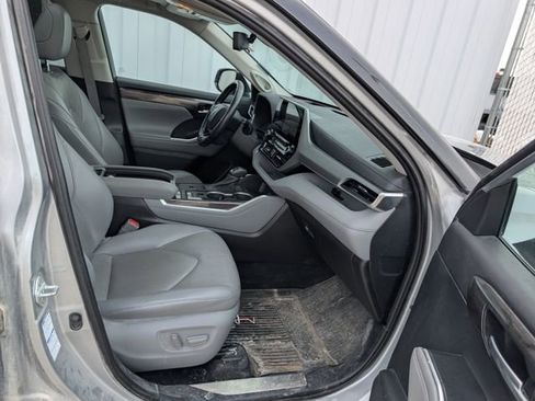 Used 2021 Toyota Highlander Platinum image 20