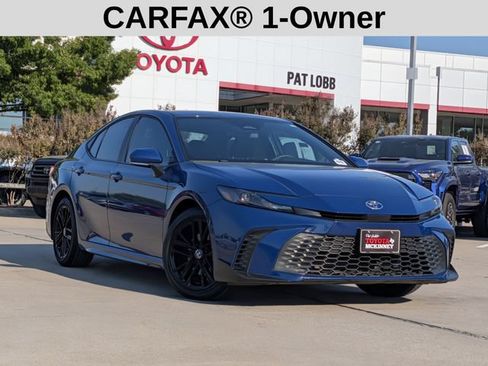 Used 2025 Toyota Camry SE FWD image 2