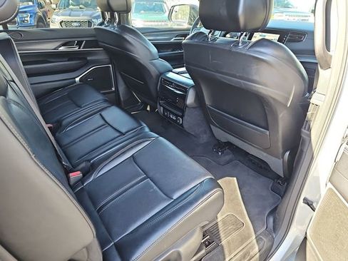 Used 2024 Jeep Wagoneer L Series III w/ Flexible Seating Group image 11