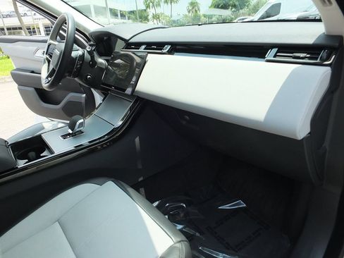 Used 2025 Land Rover Range Rover Velar S AWD/4WD image 23