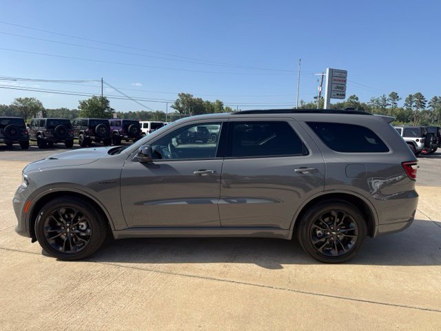 Used 2025 Dodge Durango R/T w/ Blacktop Package AWD/4WD image 2