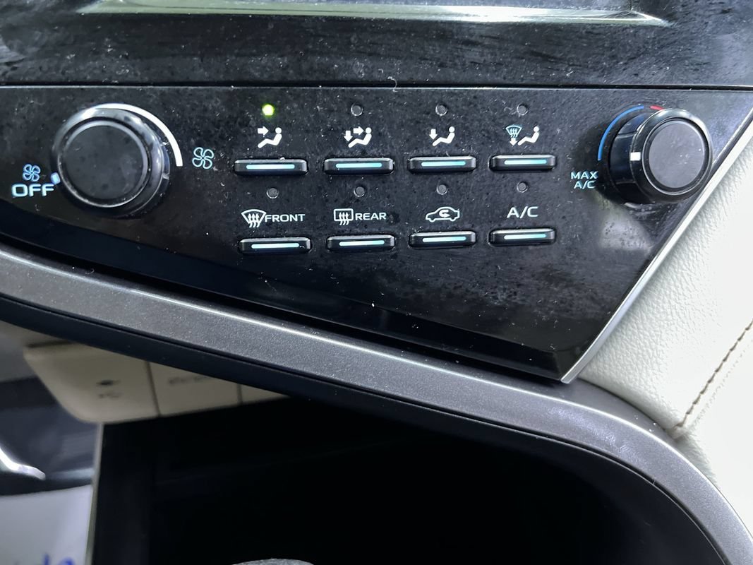 Used 2018 Toyota Camry LE FWD image 21