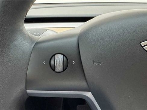 Used 2023 Tesla Model Y Long Range image 22