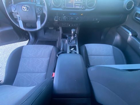 Used 2023 Toyota Tacoma TRD Off-Road AWD/4WD image 11