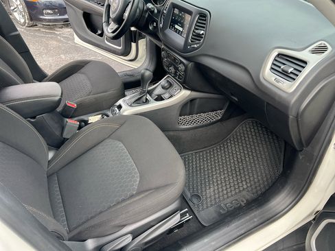 Used 2021 Jeep Compass Sport w/ Cold Weather Group image 18