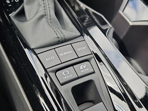 New 2026 Toyota Camry Hybrid AWD/4WD image 9