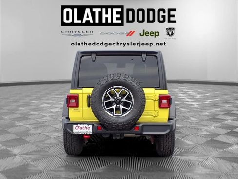 Used 2024 Jeep Wrangler Unlimited Rubicon AWD/4WD image 26