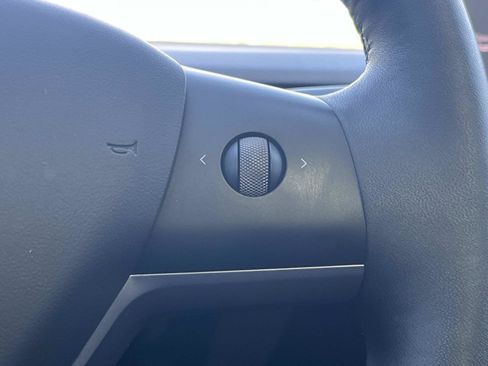 Used 2022 Tesla Model 3 Long Range AWD/4WD image 29