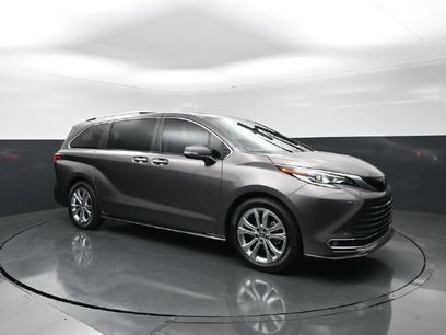 Used 2022 Toyota Sienna Platinum