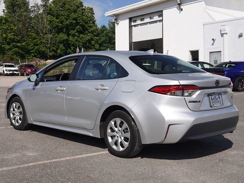 Used 2024 Toyota Corolla LE FWD image 5