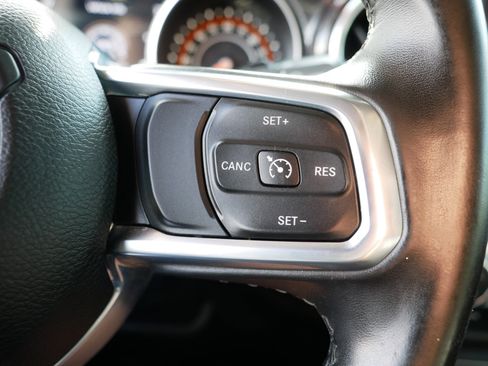 Used 2020 Jeep Wrangler Unlimited Sahara image 29