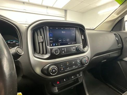 Used 2021 Chevrolet Colorado LT AWD/4WD image 10