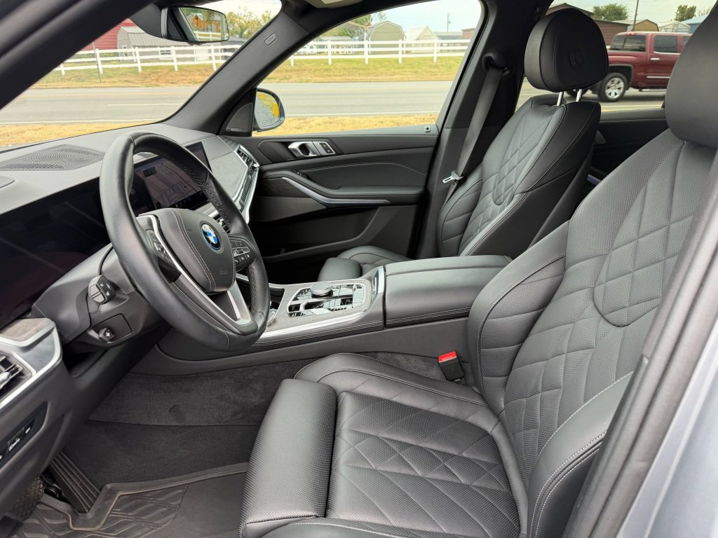 Used 2024 BMW X5 xDrive50e w/ Premium Package AWD/4WD image 9