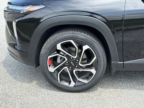 Used 2025 Chevrolet Trax RS w/ Sunroof Package image 8