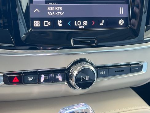 Used 2024 Volvo S90 T8 Ultimate image 21