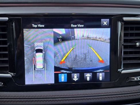 Used 2017 Chrysler Pacifica Limited w/ UConnect Theater Package FWD image 32