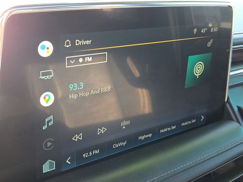 Used 2022 Chevrolet Tahoe LT w/ Luxury Package image 22