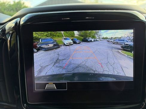 Used 2021 Chevrolet Traverse LT image 15