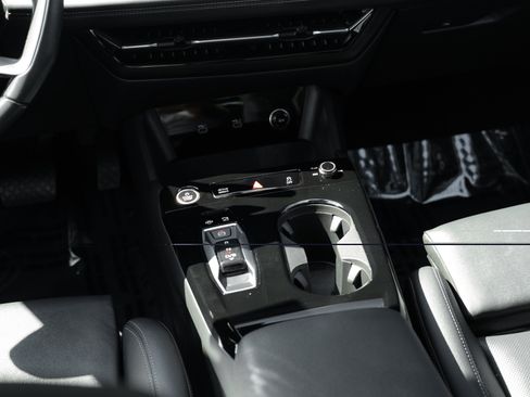 Used 2025 Audi Q6 e-tron Premium Plus w/ Premium Plus AWD/4WD image 12
