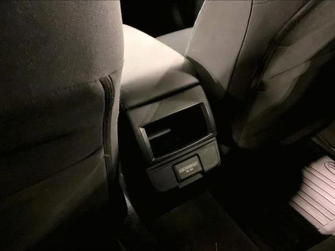 Used 2018 Subaru Outback 2.5i Premium image 34