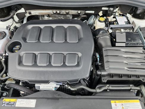 Certified 2025 Volkswagen Tiguan S AWD/4WD image 17