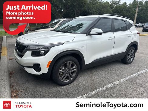 Used 2023 Kia Seltos S AWD/4WD image 1