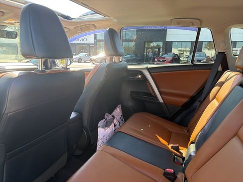 Used 2016 Toyota RAV4 Limited image 3